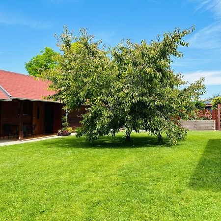 Babett Vendeghaz Villa Zánka Buitenkant foto