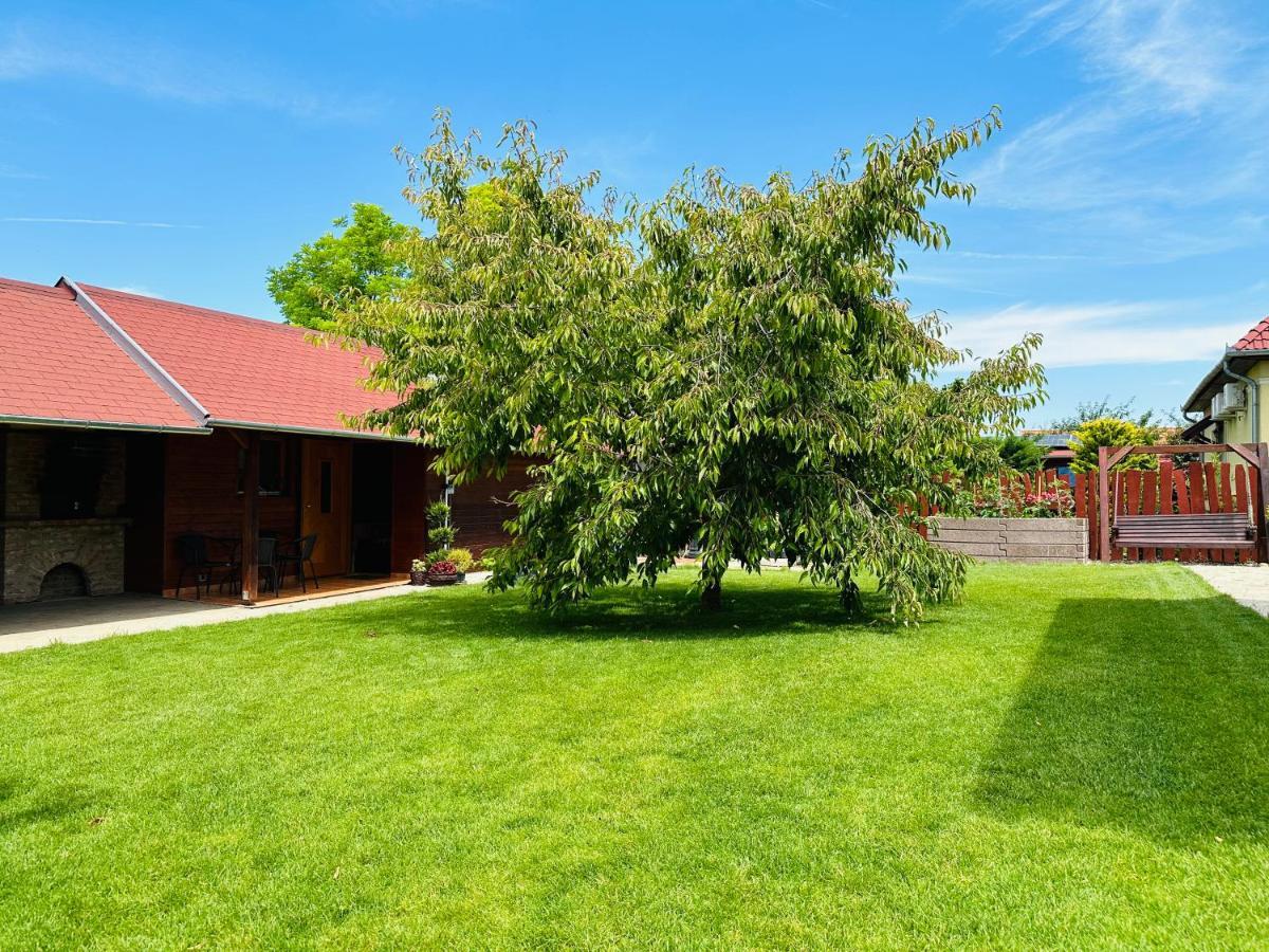 Babett Vendeghaz Villa Zánka Buitenkant foto